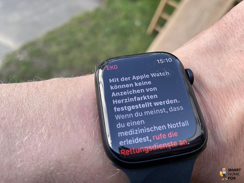 Man sieht die EKG-Funktion auf der Apple Watch 7.